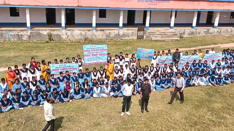 लोकतंत्र के महापर्व में मतदान हर नागरिक का पहला कर्तव्य