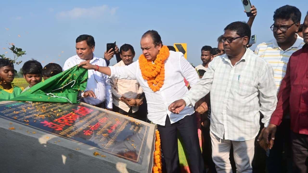 मंत्री ने फुलजोरी-गुंदलीपहाड़ी सड़क का किया शिलान्यास