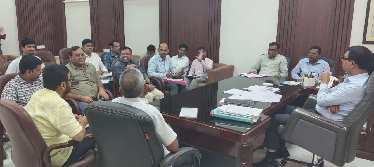 50 प्रतिशत से कम होने वाले बूथों को करें चिह्नित, चलाएं जागरूकता अभियान - डीएम