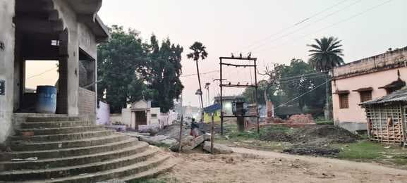 हनवारा कार्तिक मंदिर मेला परिसर में ट्रांसफार्मर बना खतरे का कारण