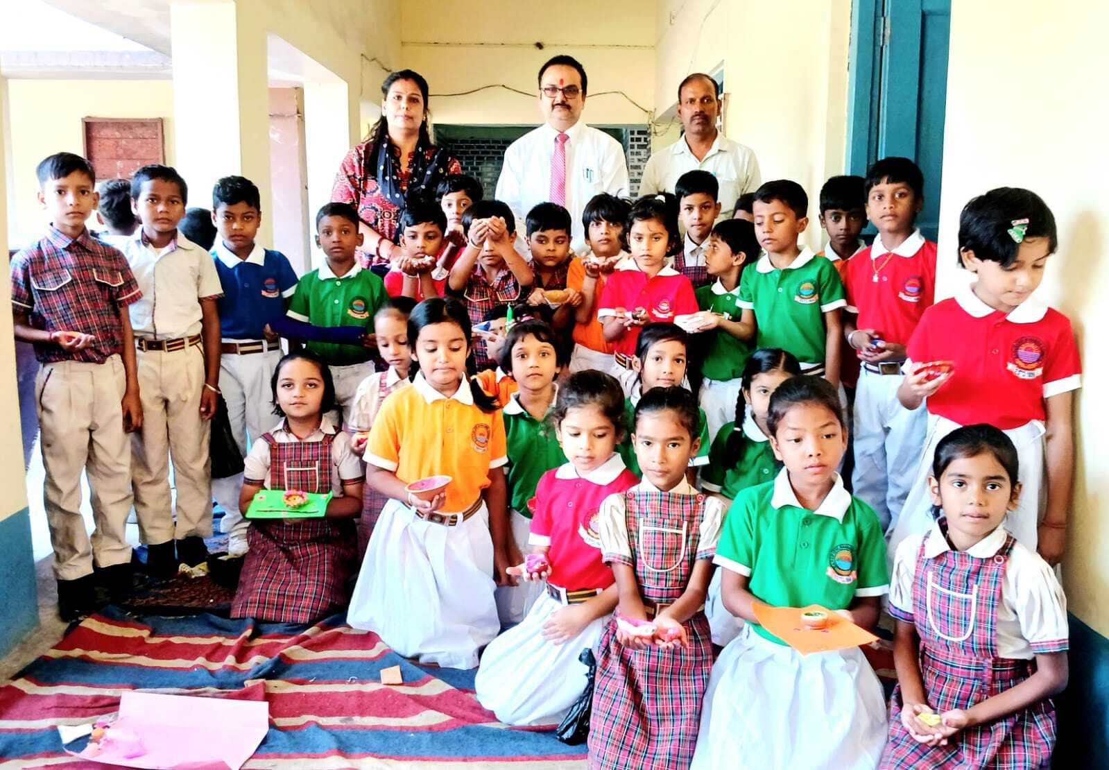 चितरा : डीएवी स्कूल में हुई रंगोली प्रतियोगिता