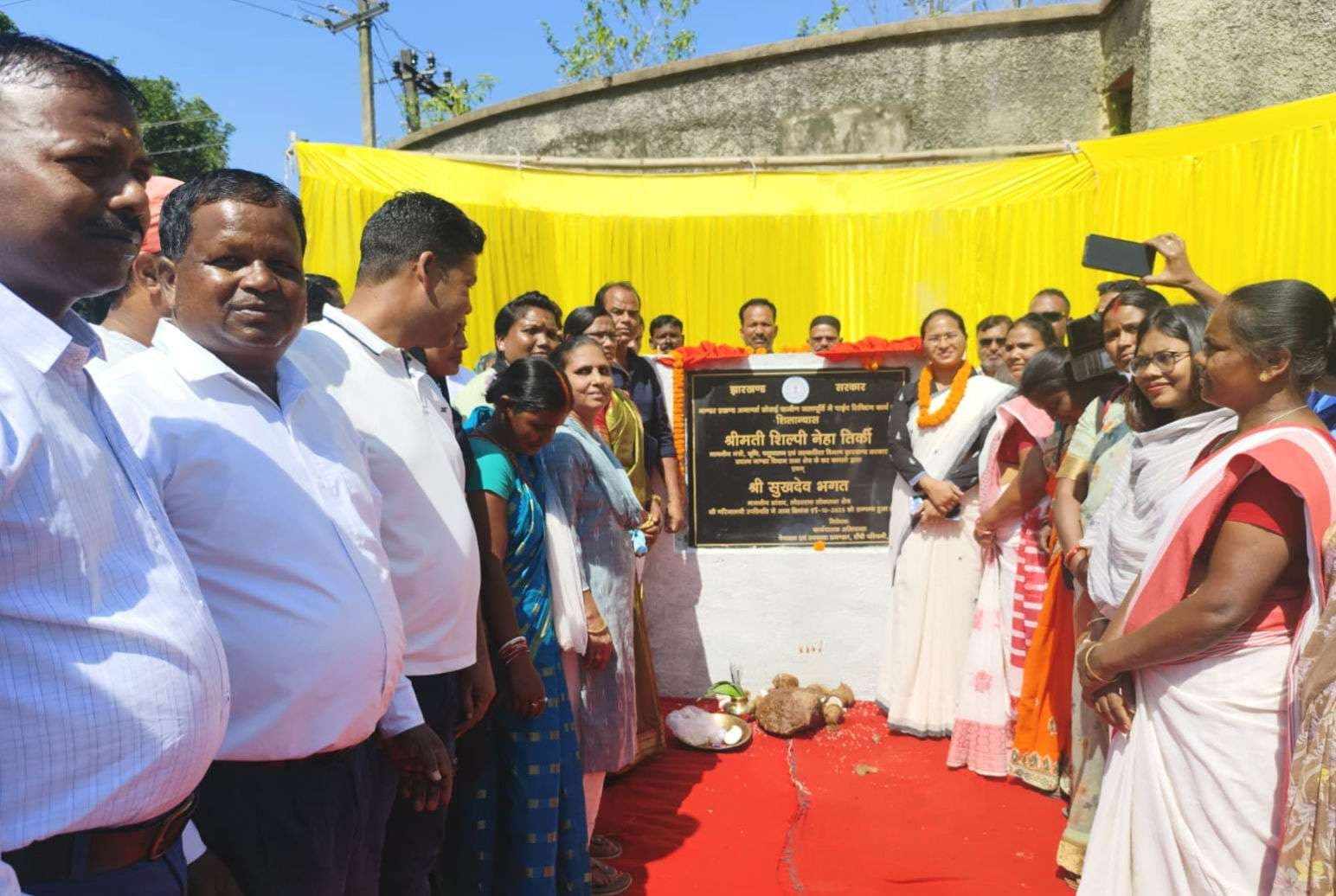 कृषि मंत्री ने योजनाओं का किया शिलान्यास