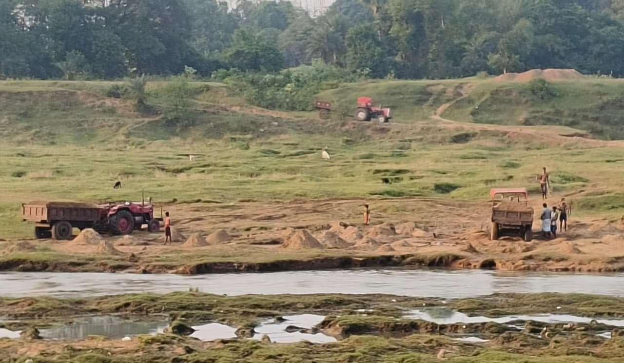 बालू उठाव शुरू होते ही निर्माण कार्यों में आने लगी तेजी