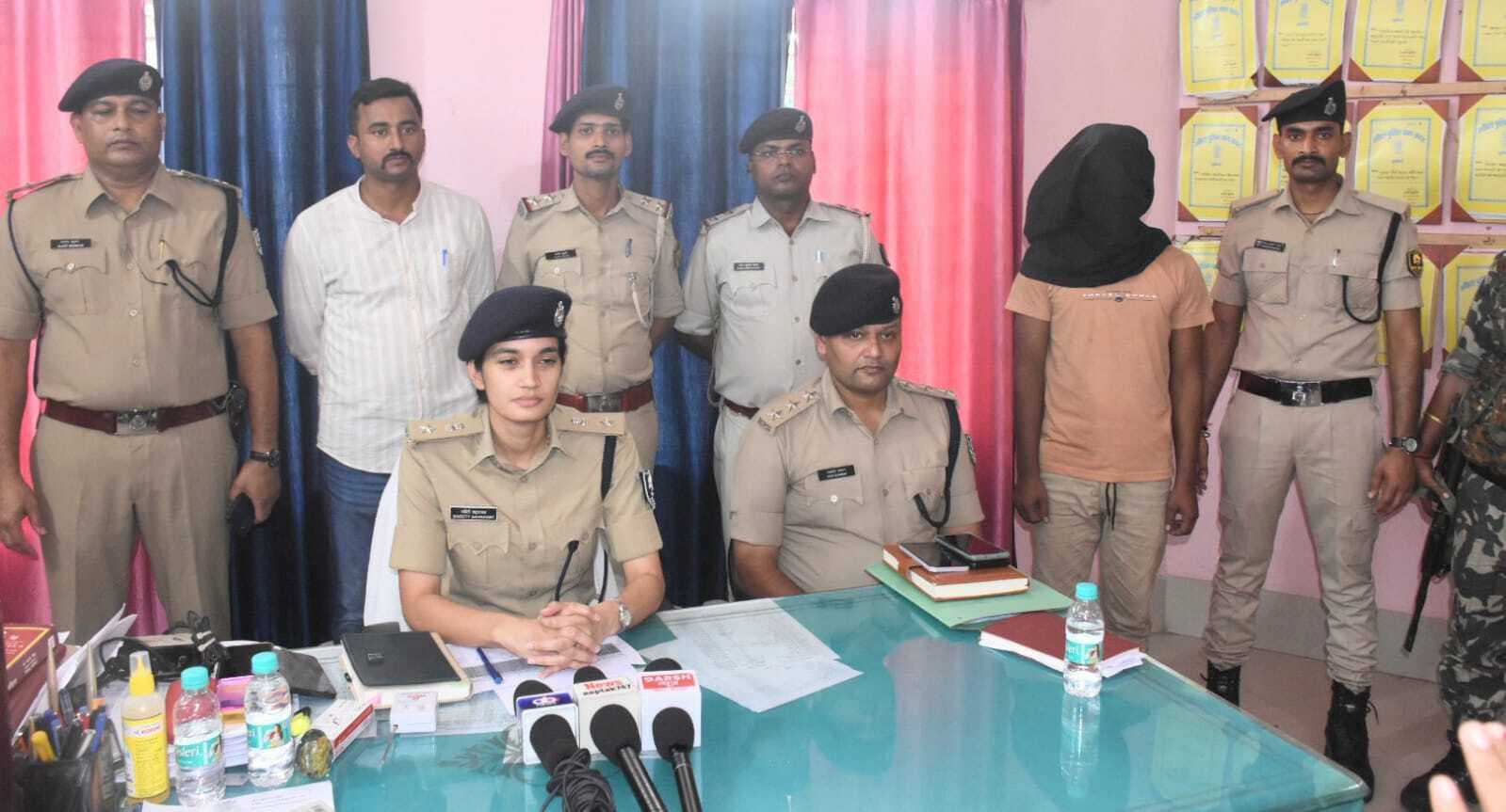 ट्रक के चेंबर में छुपाकर मुजफ्फरपुर ले जा रहे 2646 लीटर विदेशी शराब पकड़ाया