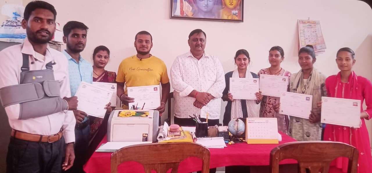 कुशल युवा के सफल प्रशिक्षुओं को मिला दक्षता प्रमाण पत्र