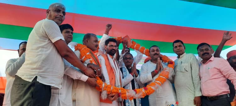 योजनाओं को जनजन तक पहुंचा व आशीर्वाद लेकर जीत दर्ज करायेंगे, मंत्री