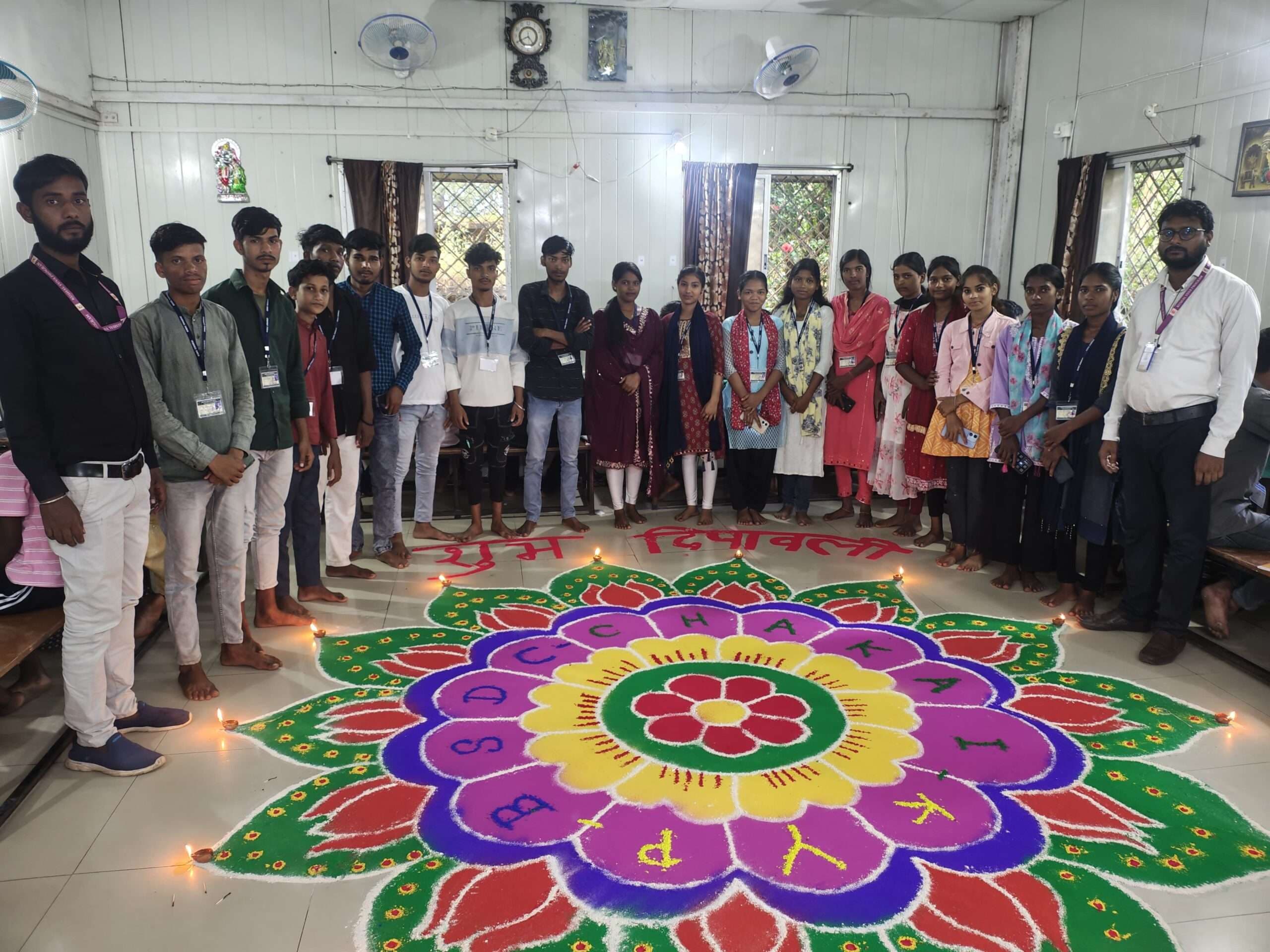 केवाइपी सेंटर में छात्राओं ने आकर्षक रंगोली