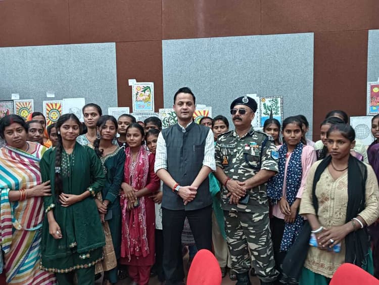 Madhubani News : युवा शक्ति से लोकतंत्र होगा और सशक्त : डीएम