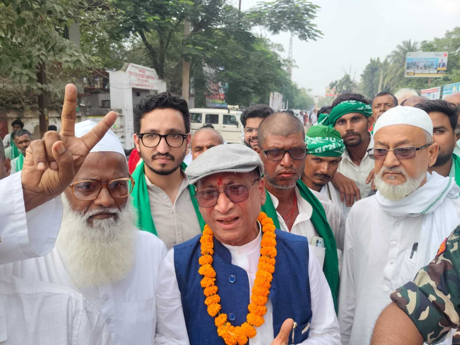 Madhubani News : माधव आनंद, समीर महासेठ, आसिफ अहमद सहित दस ने किया नामांकन