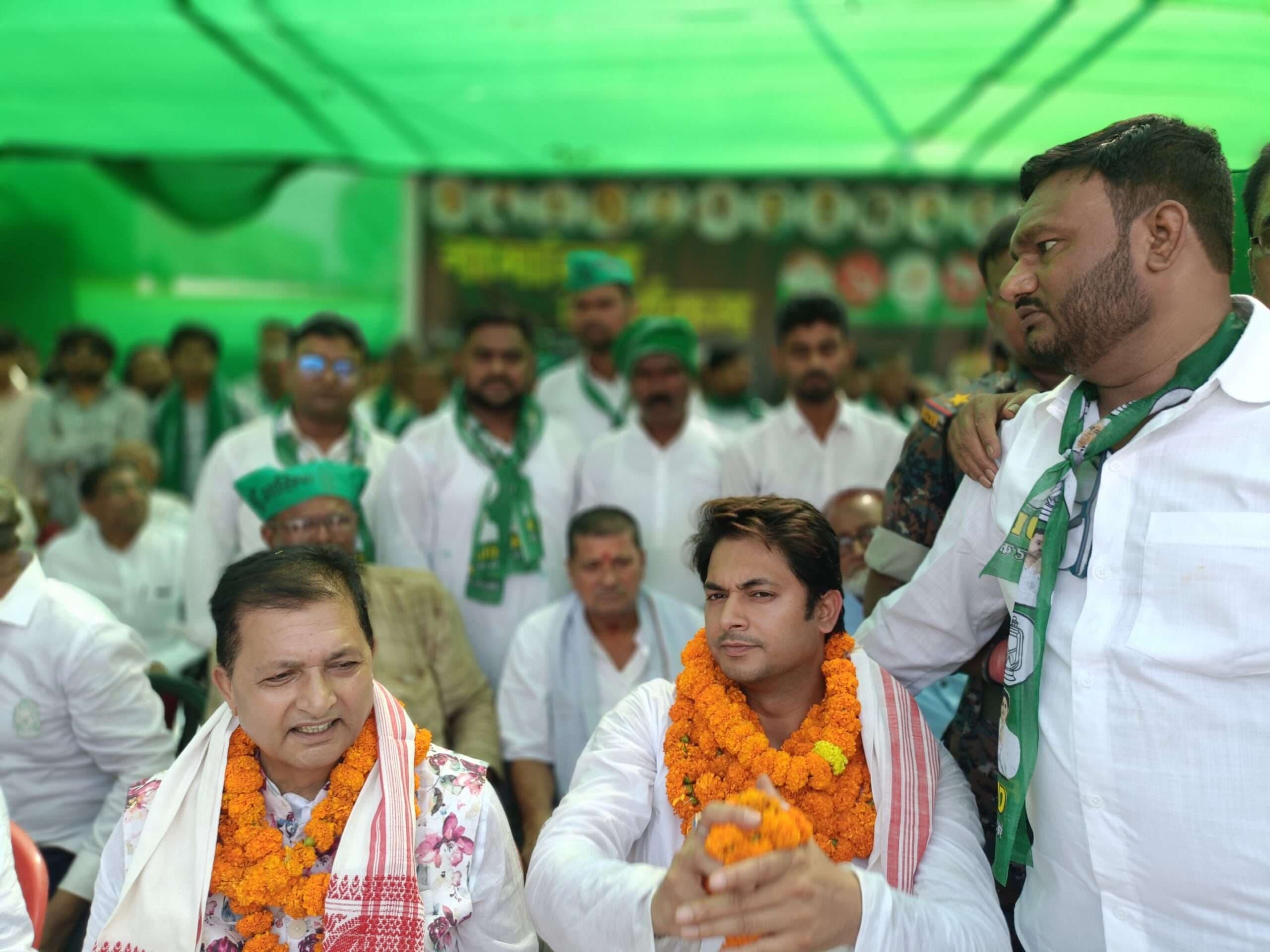 Madhubani News : विधायक के काम काज से जनता नाराज : आसीफ