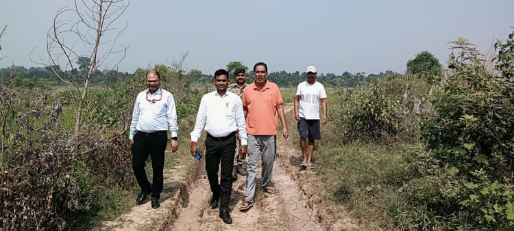 Bokaro News : अधिकारियों ने किया छठ घाटों का निरीक्षण