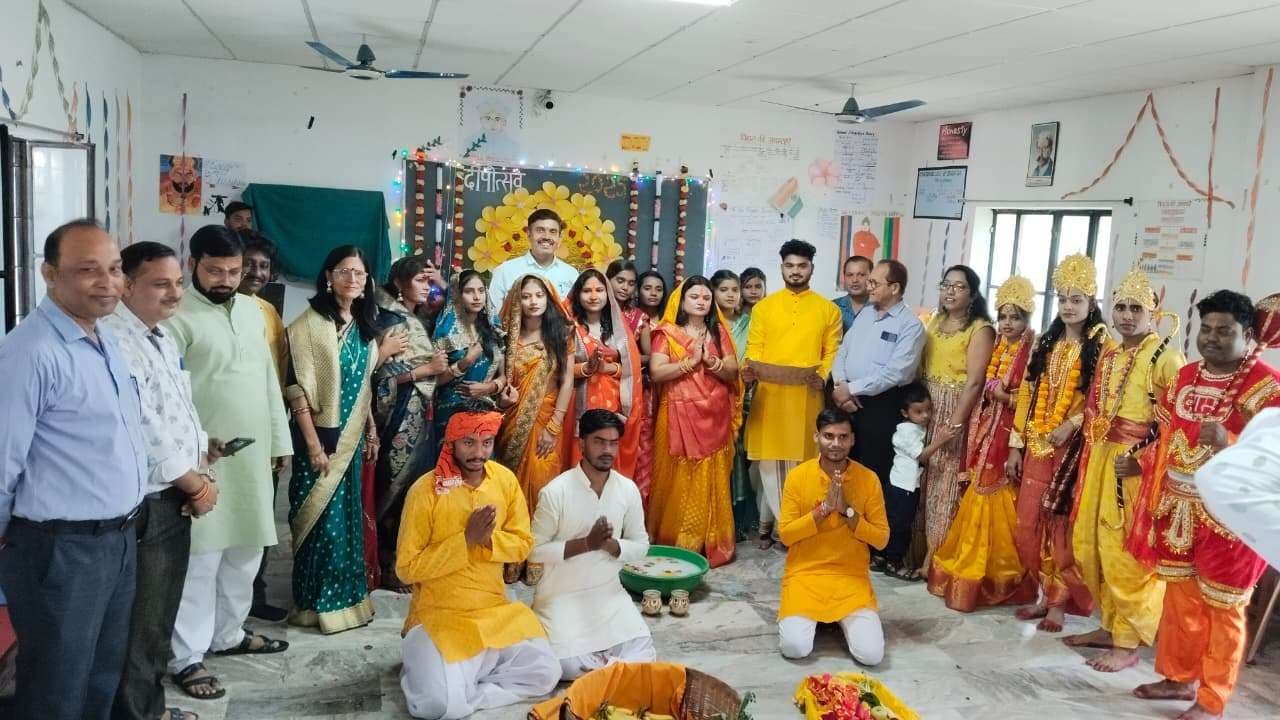 छठ पर्व पर मनमोहक झांकी की प्रस्तुति