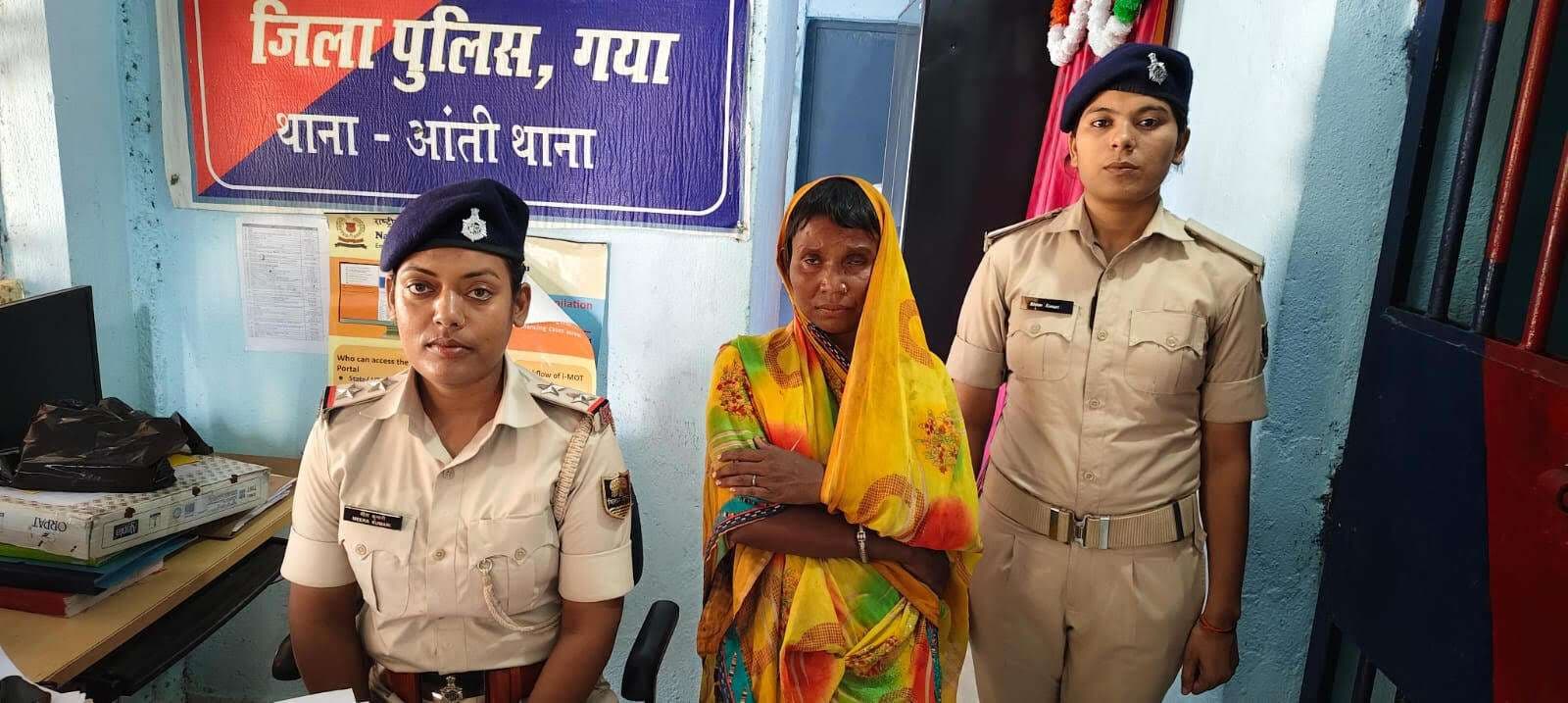 बच्चे के गले से सोने के लॉकेट की चोरी