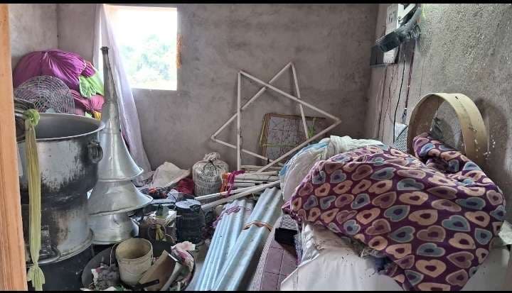 घर का ताला तोड़कर लाखों की चोरी