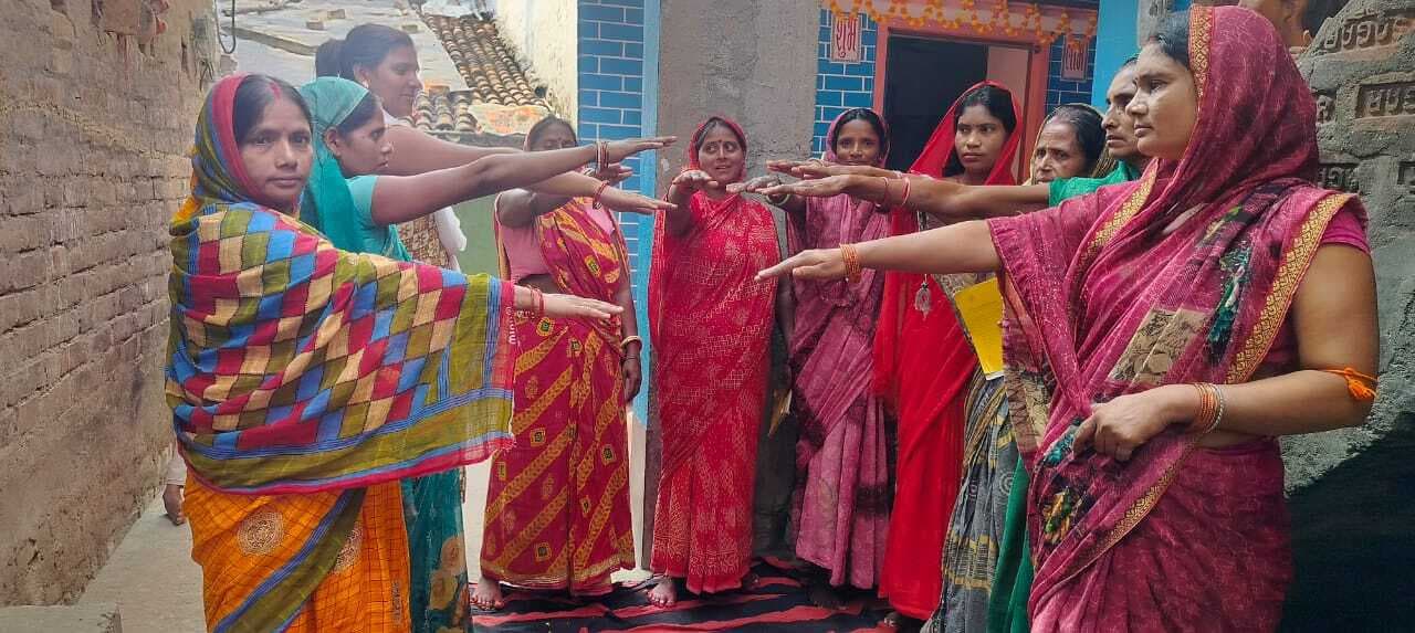 जीविका दीदियों ने मतदाताओं को किया जागरूक