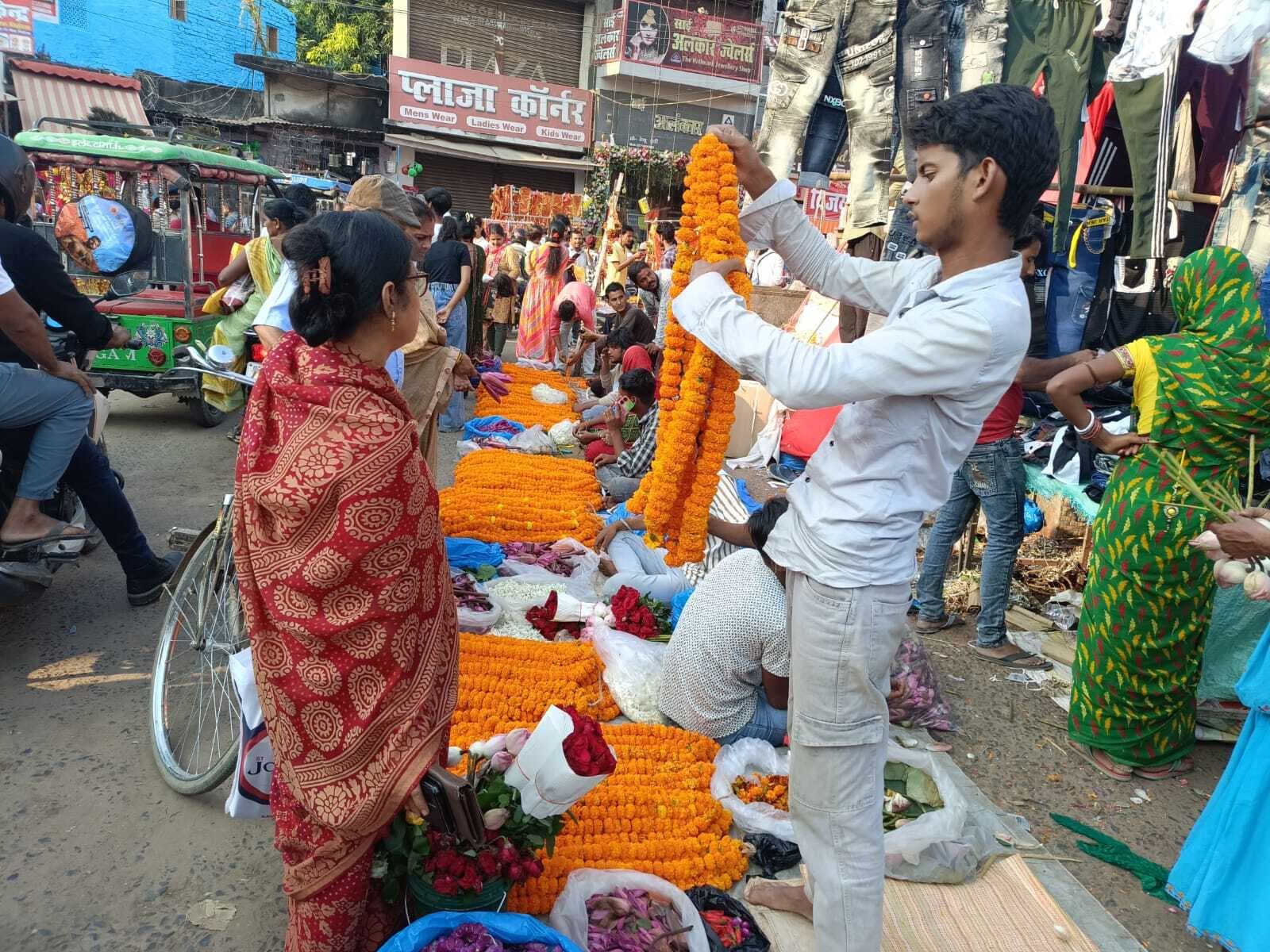 Darbhanga News: घर-घर से निकला यमदीप, प्रकाश पर्व दीवाली आज