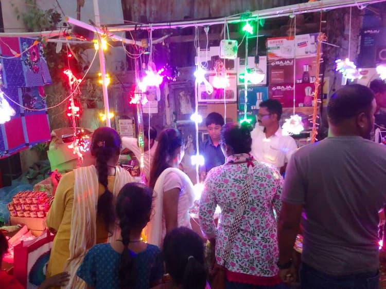 Chaibasa News : एलइडी लाइटों की धूम, चार करोड़ का हुआ कारोबार