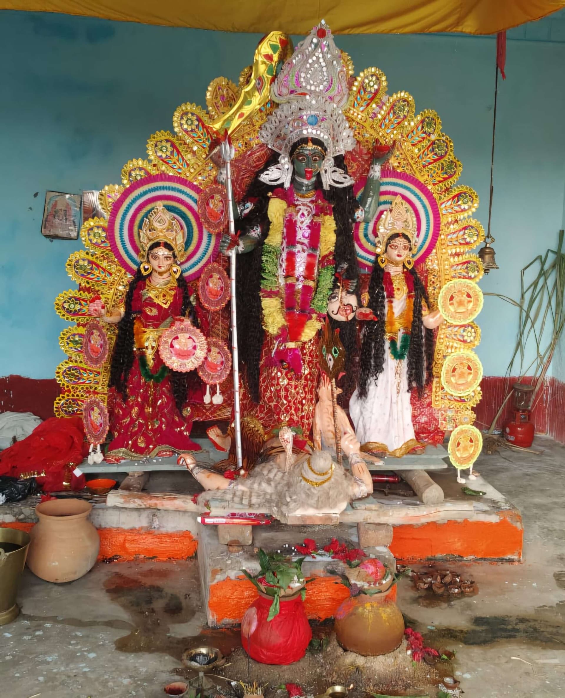 Giridih News :देवरी में कई स्थानों पर धूमधाम होती है काली पूजा