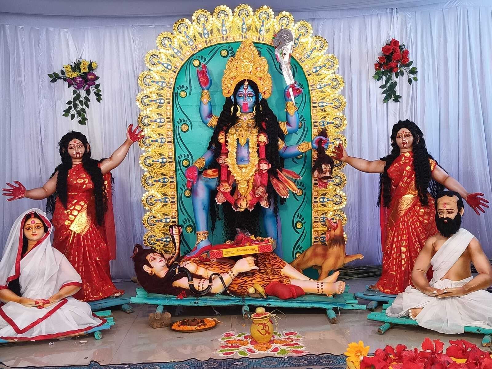 चिरैयाटांड़ में काली पूजा का आयोजन