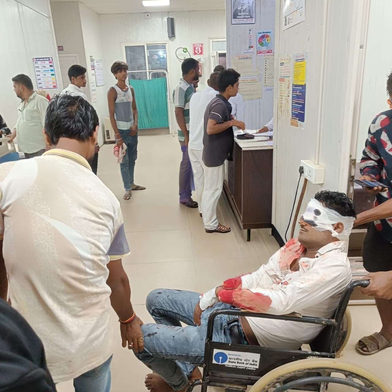 Sitamarhi : आतिशबाजी के दौरान पटाखा से युवक जख्मी, मुजफ्फरपुर रेफर