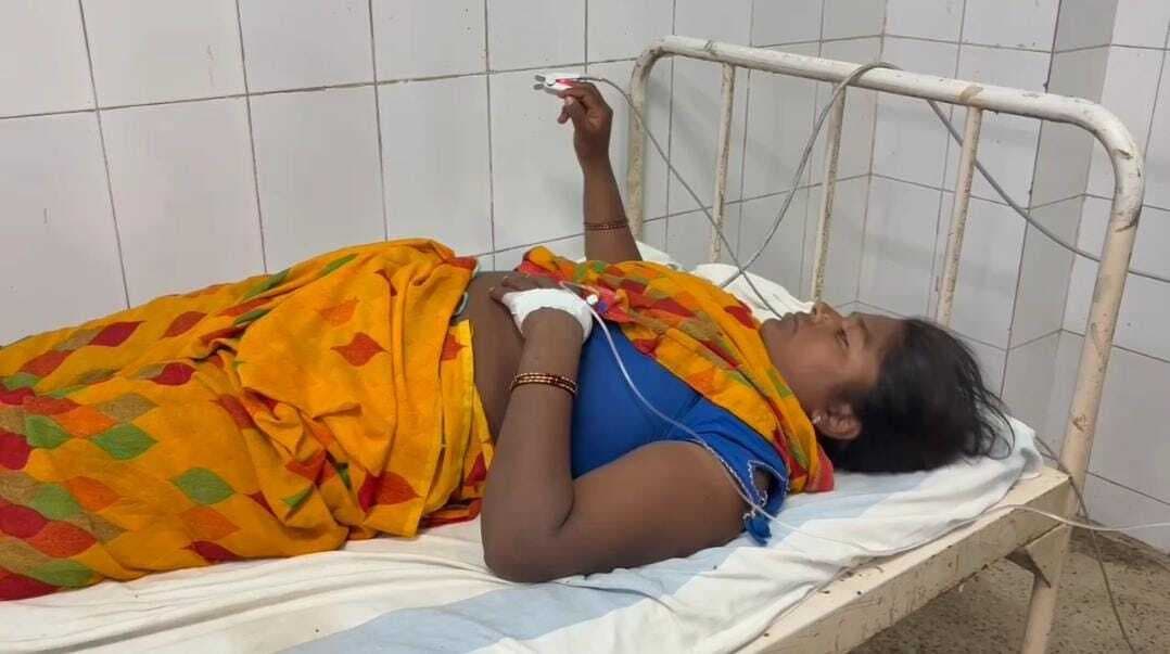 सर्पदंश से महिला हुई मूर्छित, परिजन लेकर पहुंचे सदर अस्पताल