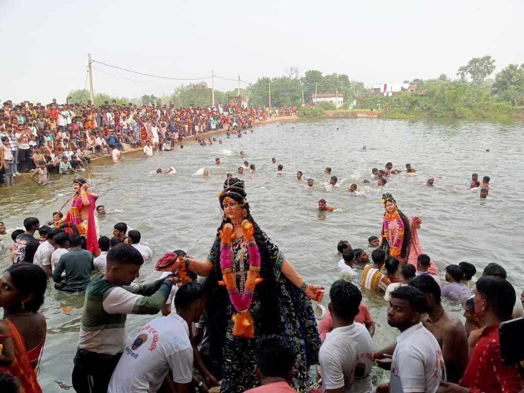 मां काली को दी भावभीनी विदाई