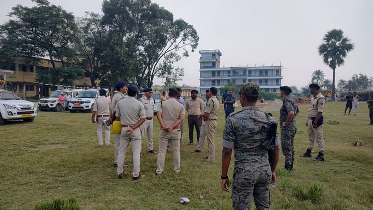 hajipur news. मुख्यमंत्री की सभा को लेकर एसपी ने किया स्थल निरीक्षण