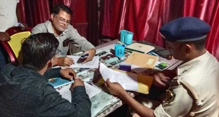 वाहन जांच में 99900 नगद राशि पुलिस ने की जब्त