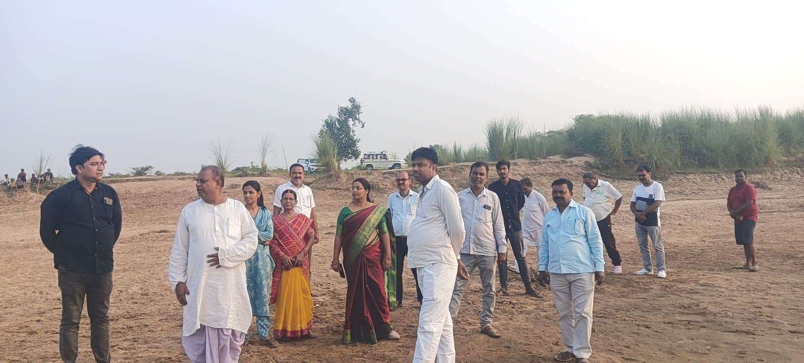 मुख्य पार्षद ने छठ घाटों का किया निरीक्षण, कहा- उपलब्ध करायी जा रही सुविधाएं