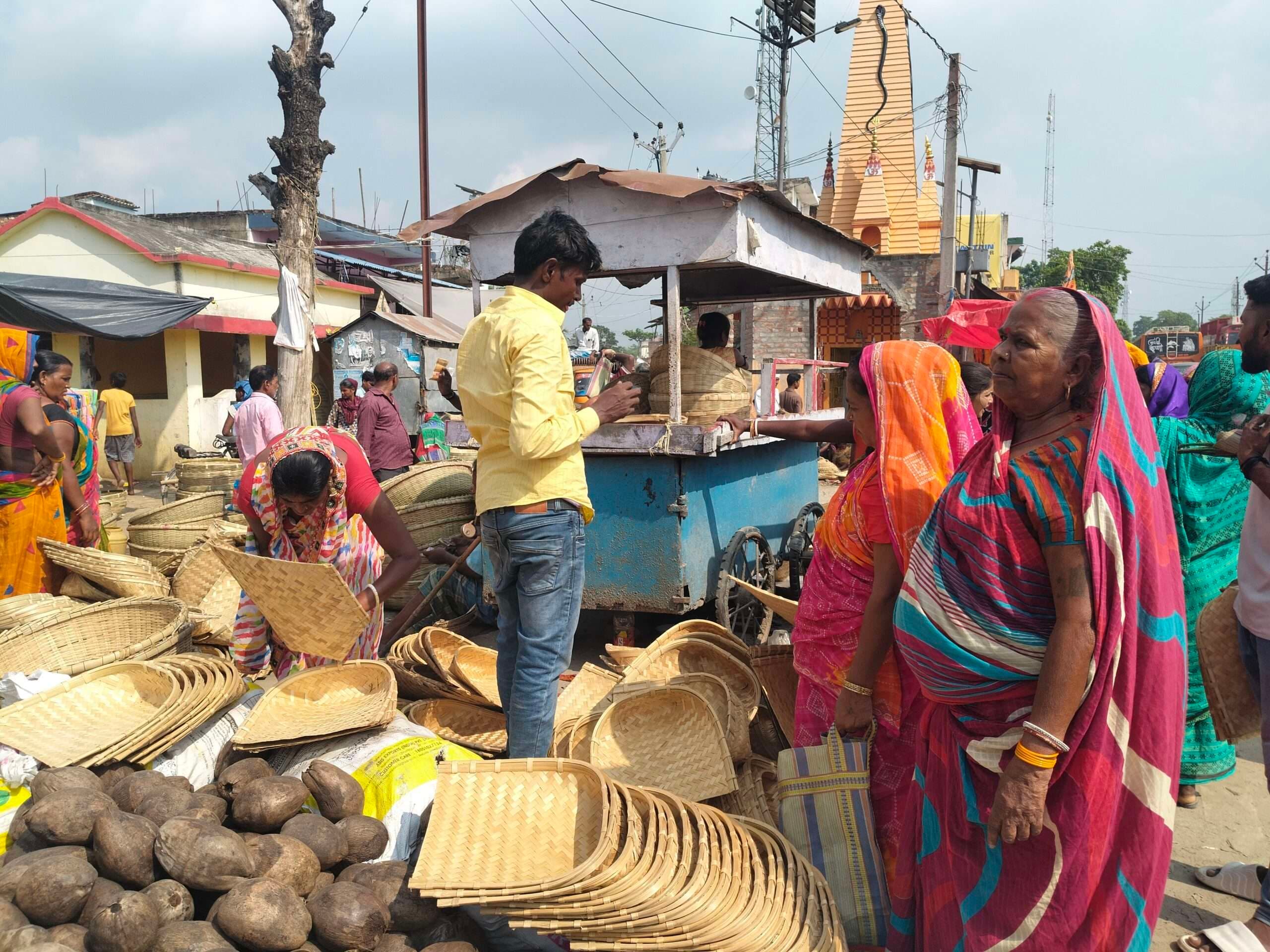छठ महापर्व की तैयारी शुरू, बाजार पूजन सामग्री से पटा