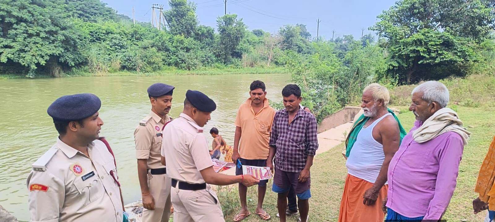 अगलगी से बचाव के लिए अग्निशमालय की टीम ने छठ घाटों का लिया जायजा