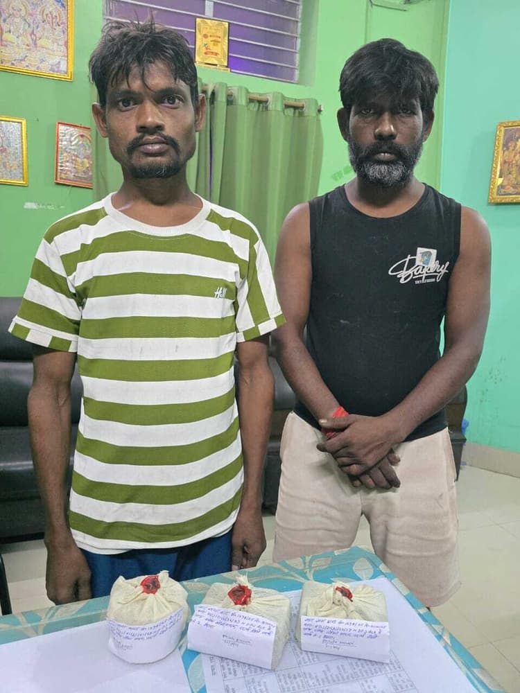 hajipur news. 16 ग्राम हेरोइन के साथ दो तस्कर गिरफ्तार