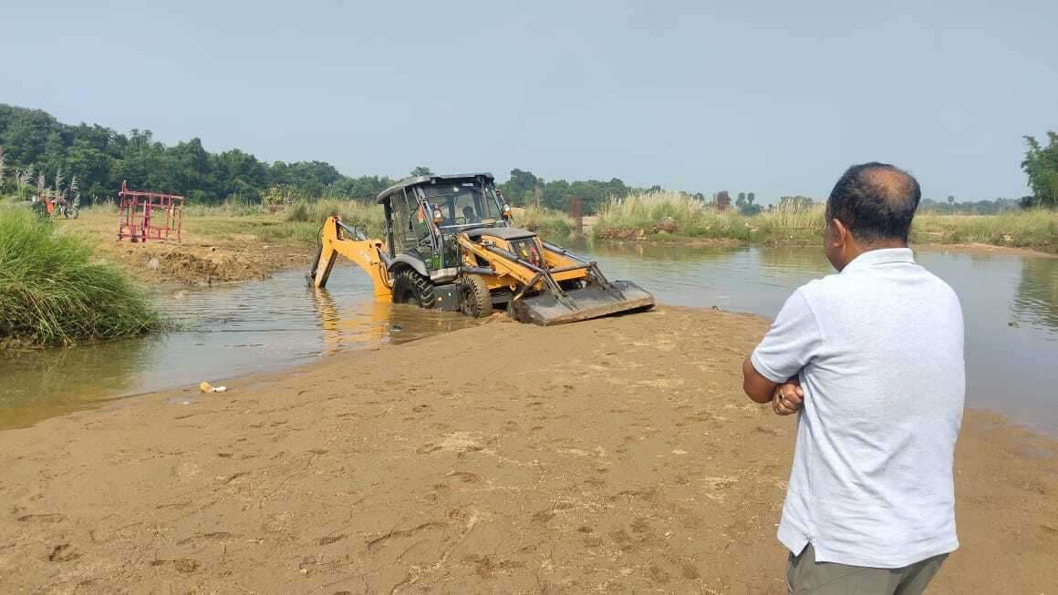 छठ महापर्व को लेकर तेज हुई तैयारियां, विभिन्न घाटों पर निर्माण कार्य जारी