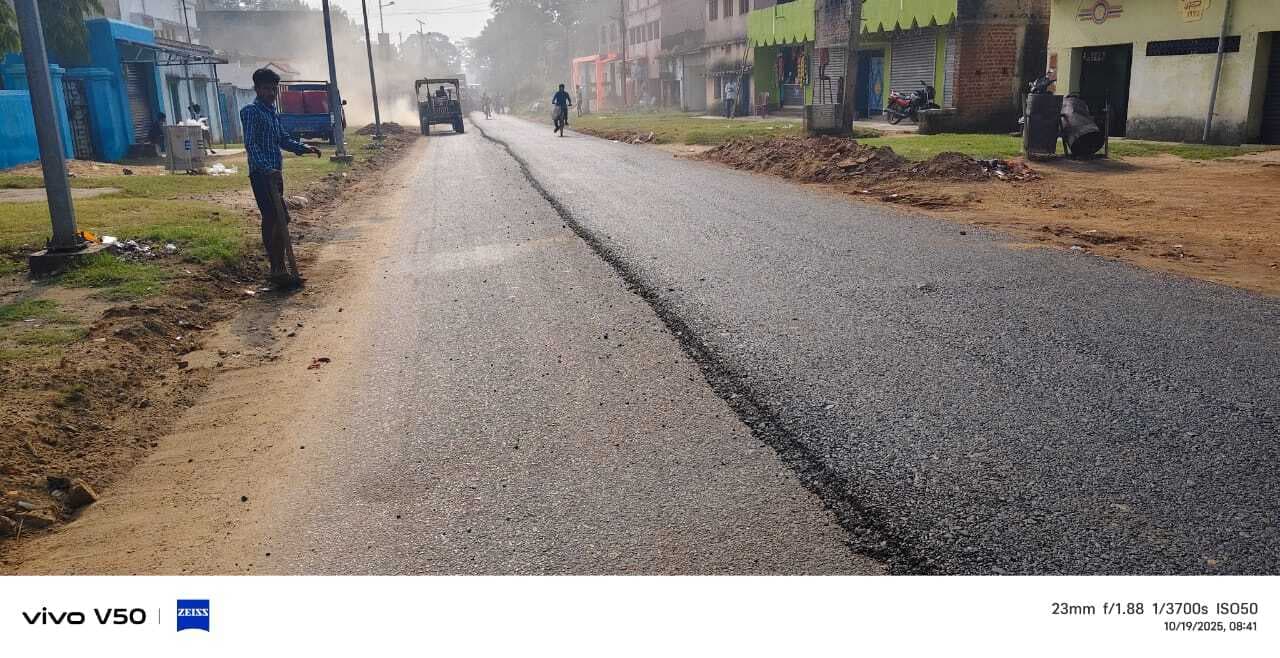 बेहतर सड़क पर लाखों का खर्च कर दोबारा किया जा रहा काम