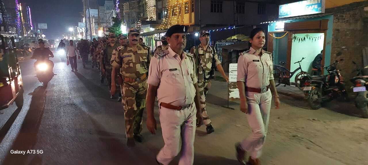 शहर में सीआइएसएफ ने किया मार्च पास्ट