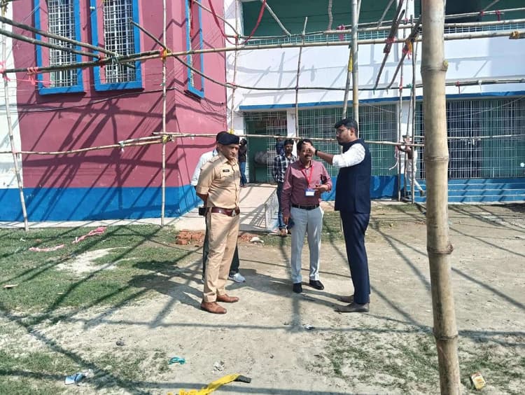 Madhubani News : चुनाव प्रेक्षक ने इवीएम स्ट्रॉग सेंटर का किया निरीक्षण