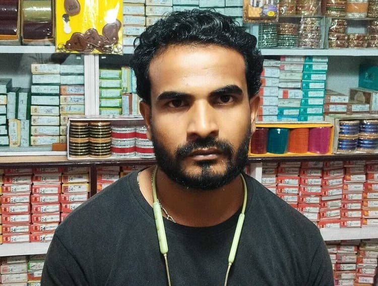 Giridih News :सोशल मीडिया पर डॉक्टर का नंबर लगाना पड़ा महंगा, साइबर अपराधियों ने उड़ा लिये 24 हजार