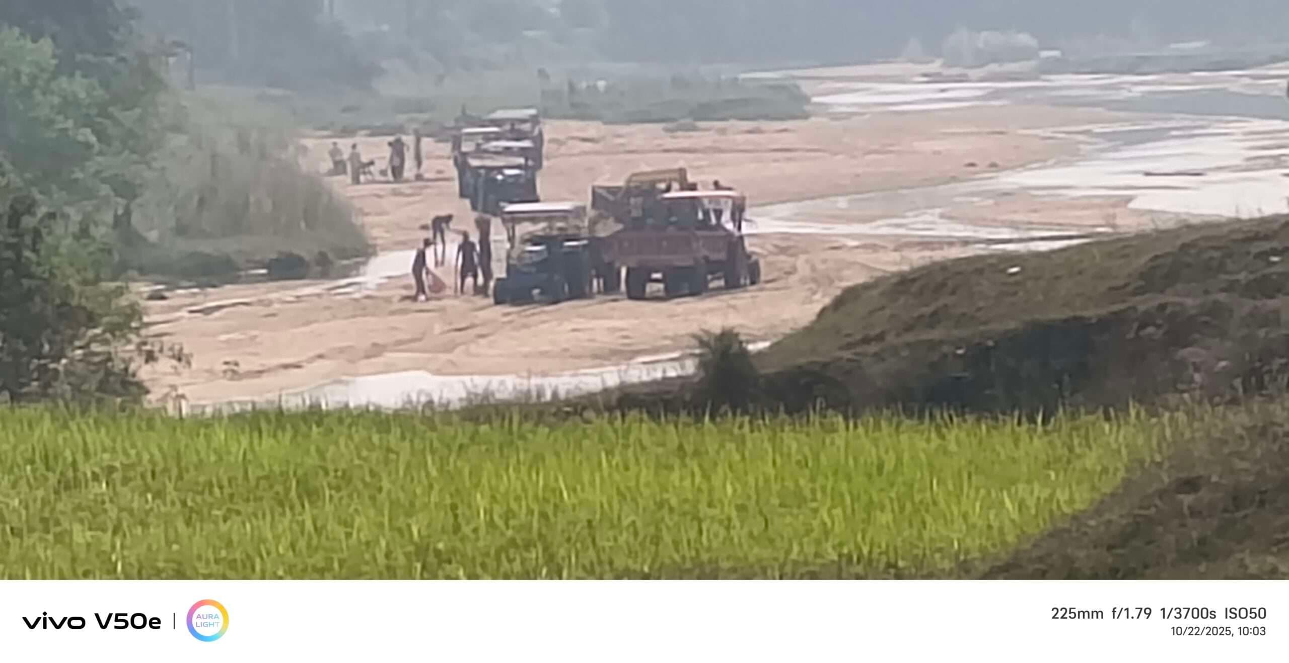 Giridih News :एसडीपीओ की सख्ती के बाद भी बालू तस्करी धड़ल्ले से जारी