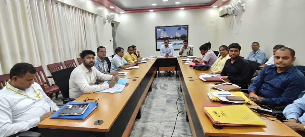 प्रत्येक मतदान केंद्र पर सहायता हेतु एक स्थानीय शिक्षक को करें प्रतिनियुक्ति