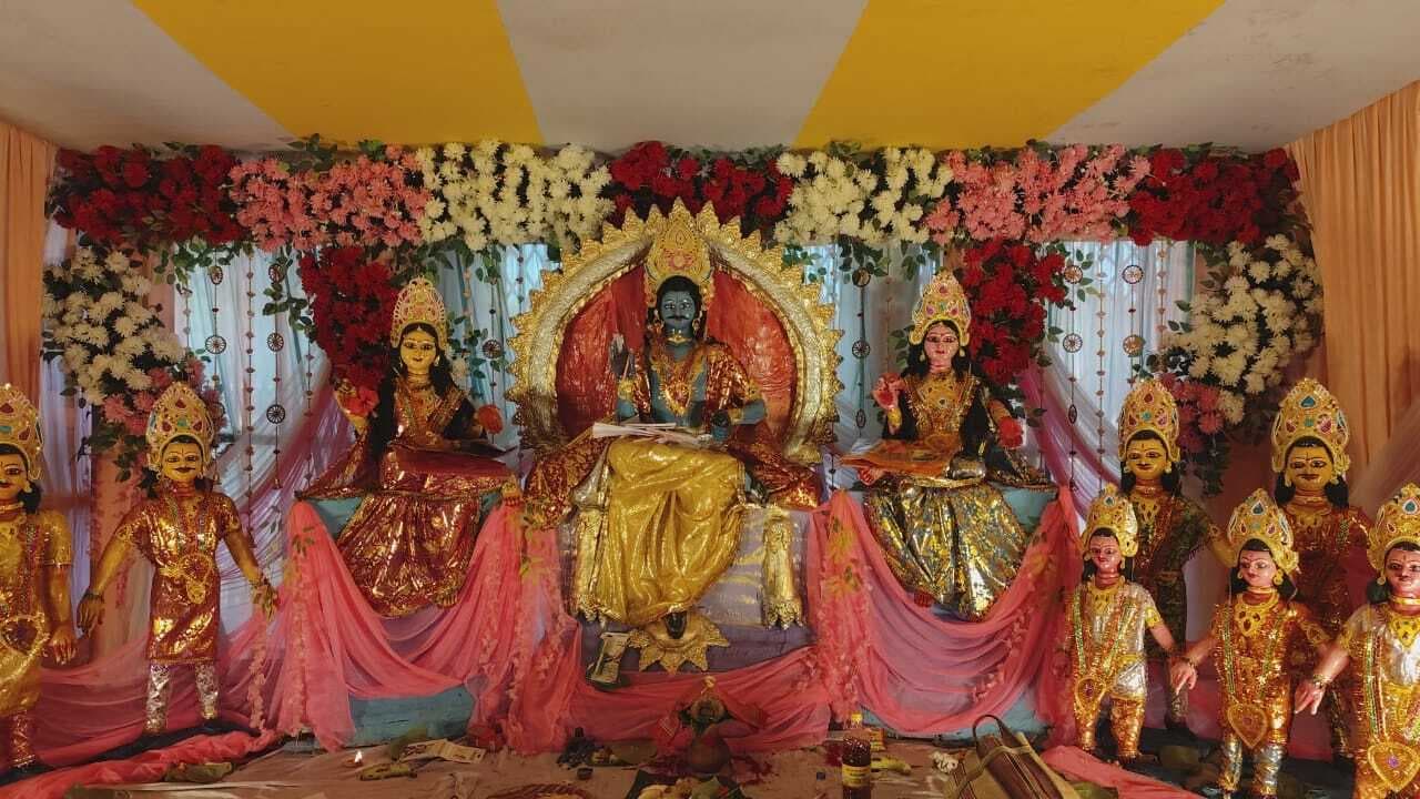 भक्तिभाव से चित्रांश परिवार ने की भगवान चित्रगुप्त की पूजा
