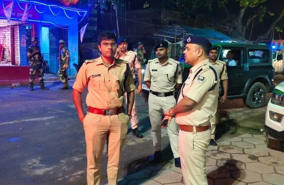 एसपी छठ पर्व व विधानसभा चुनाव को लेकर पहुंचे मनिहारी