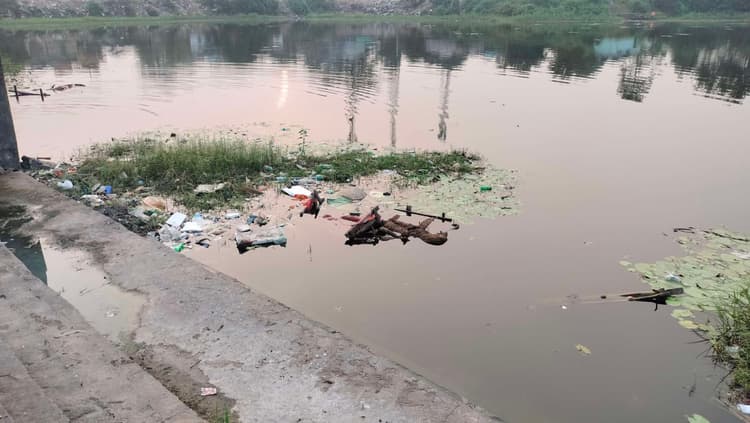 सिल्ली में छठ घाटों की सफाई नहीं, होगी परेशानी