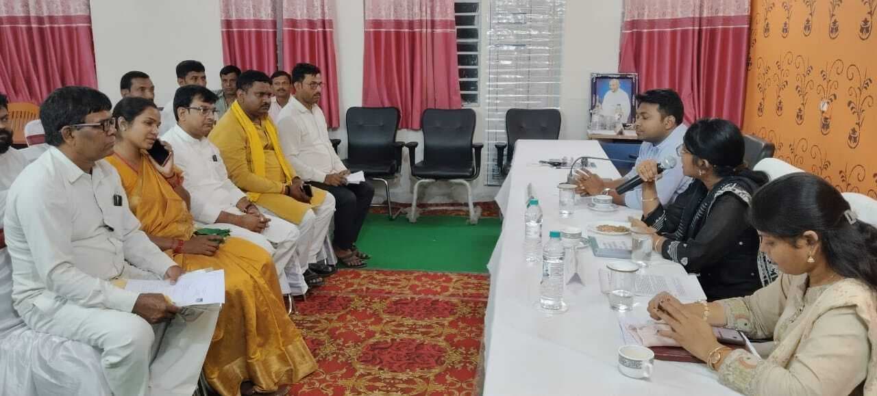 आचार संहिता का पालन व निष्पक्ष चुनाव सुनिश्चित करने पर दिया जोर