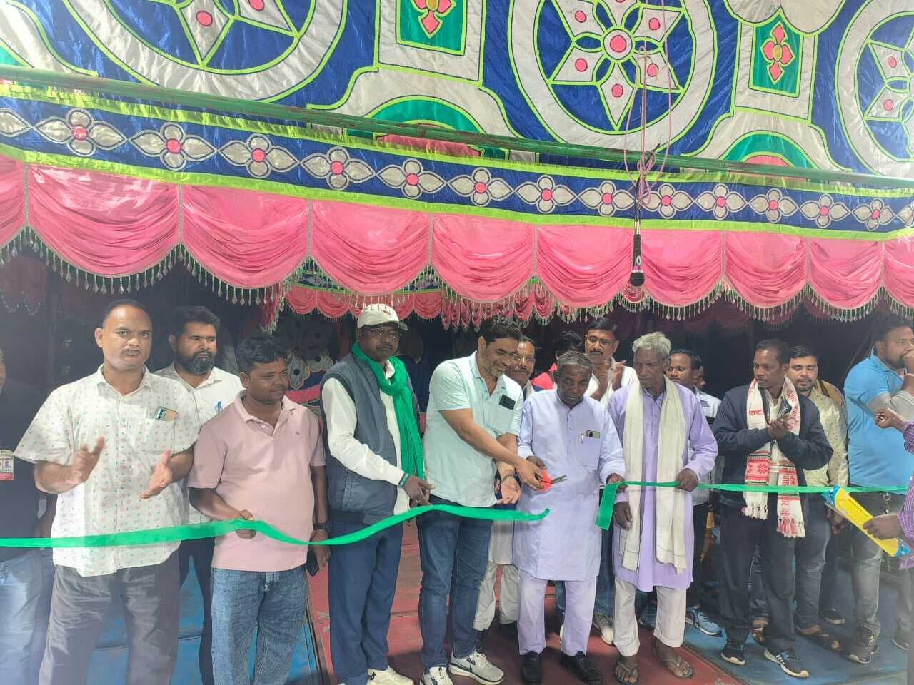 कलाकारों ने संथाली गायन जतरा में नाटक के माध्यम से किया जागरूक