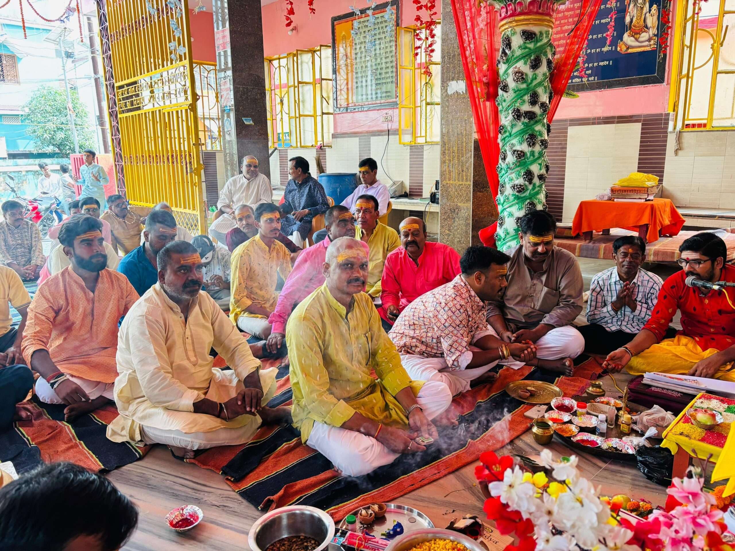 Giridih News :गिरिडीह में श्रद्धा भाव से पूजे गये महाराज चित्रगुप्त