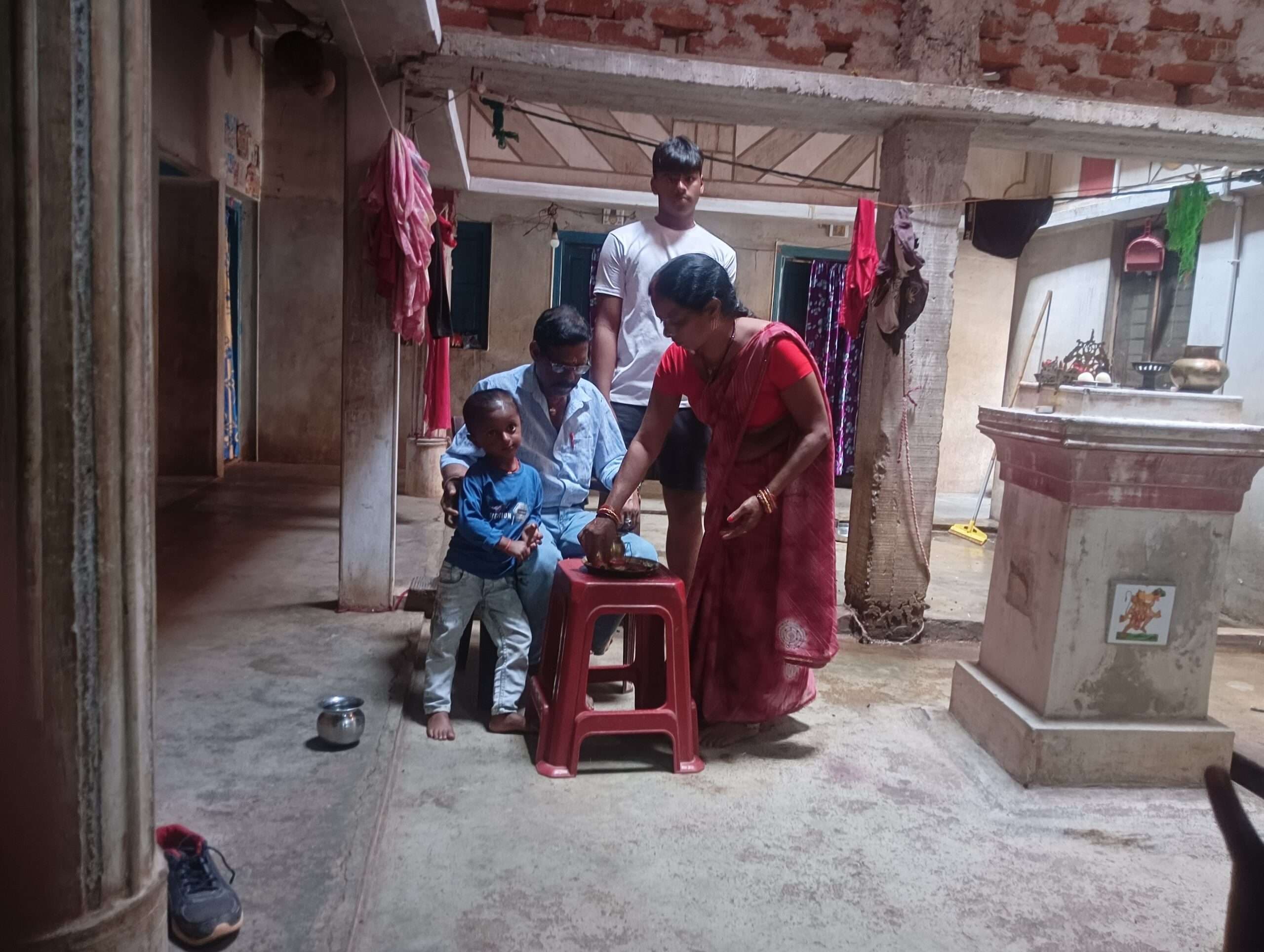 Giridih News :सरिया में श्रद्धा भाव से हुई पूजा-अर्चना