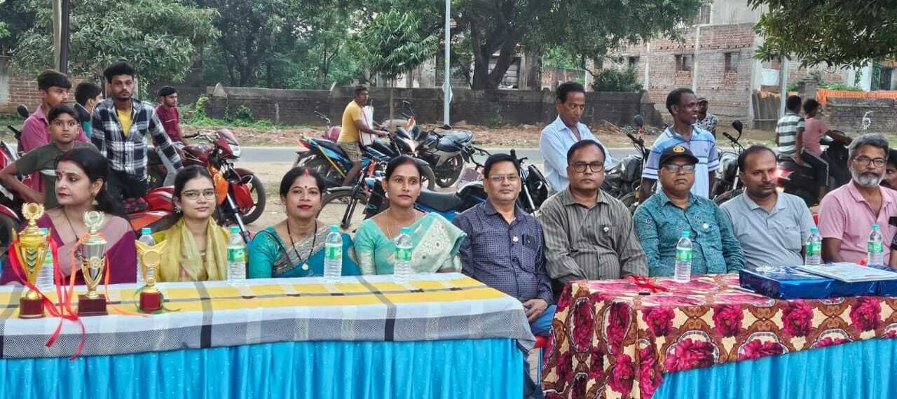 रंगोली प्रतियोगिता में छात्राओं ने दिखायी प्रतिभा