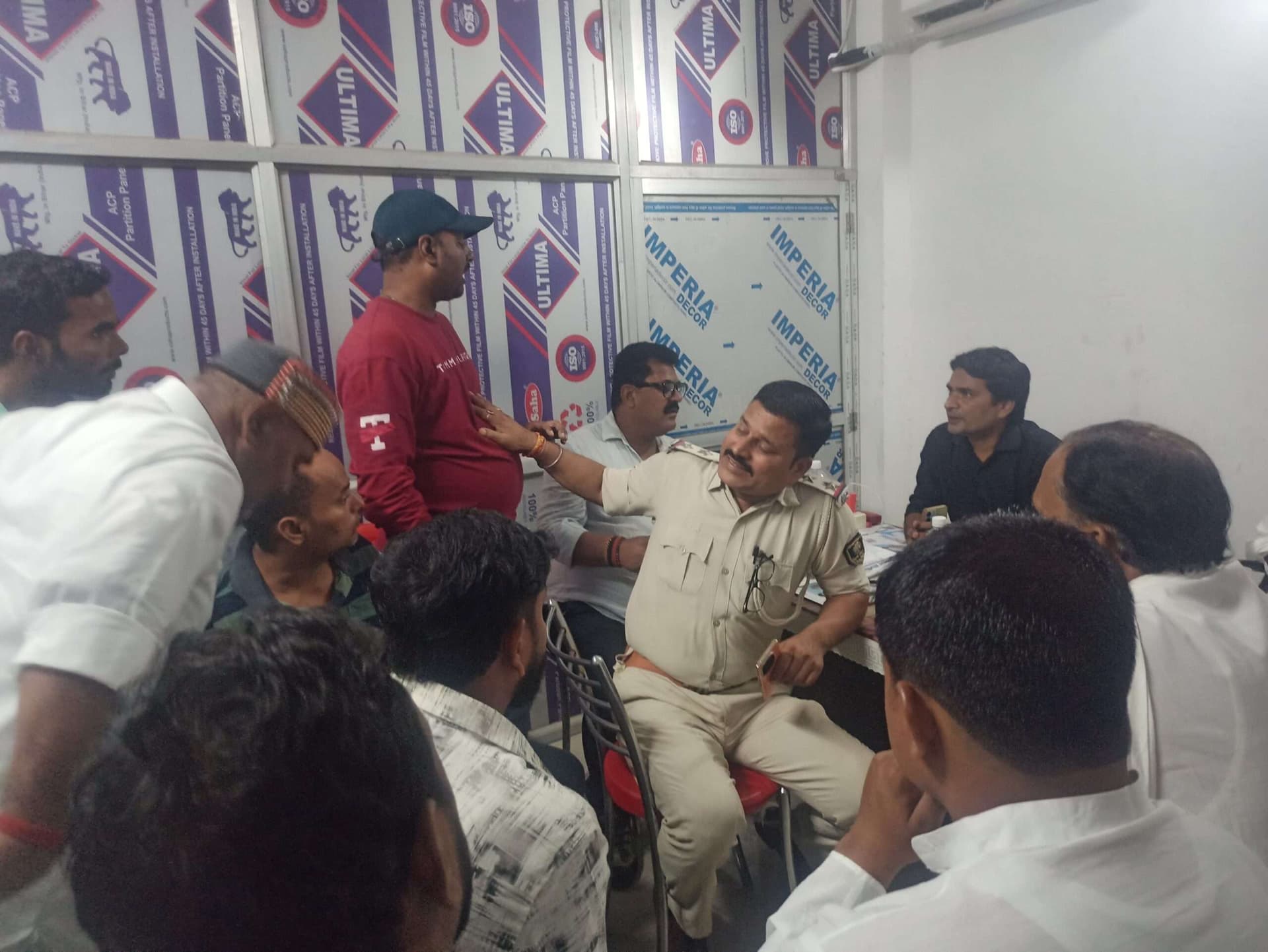 निजी अस्पताल में प्रसव के बाद महिला की मौत, गुस्साए परिजनों ने किया हंगामा