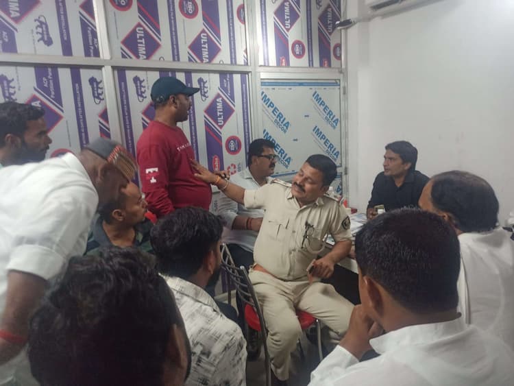 निजी अस्पताल में प्रसव के बाद महिला की मौत, गुस्साए परिजनों ने किया हंगामा