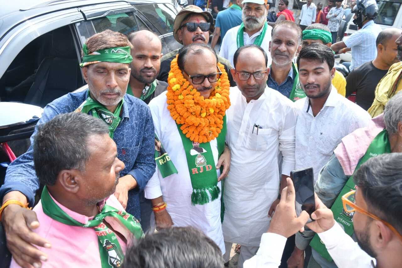 hajipur news. महनार में राजद प्रत्याशी ने की महागठबंधन को वोट देने की अपील